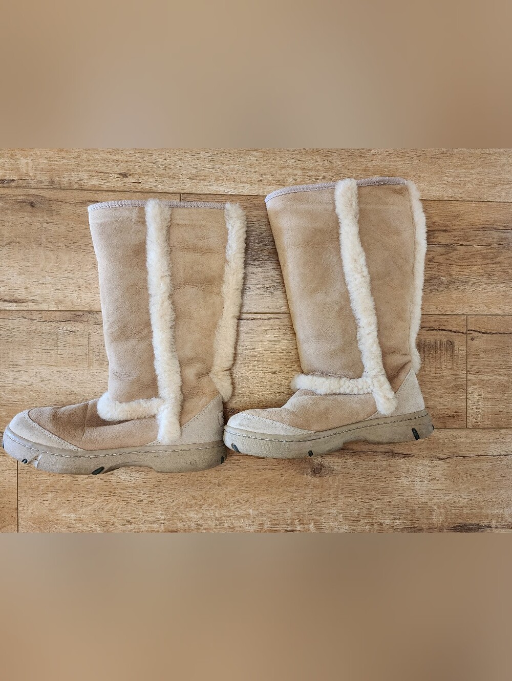 Ugg Sunburst Exposed Sheepskin Fur Tall Suede Boots Womens 7 Biege Pull On